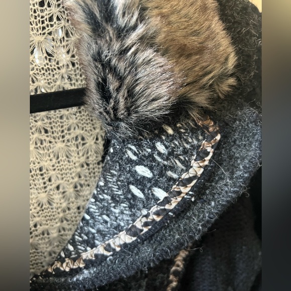 Women’s boutique cardigan - Picture 2 of 7